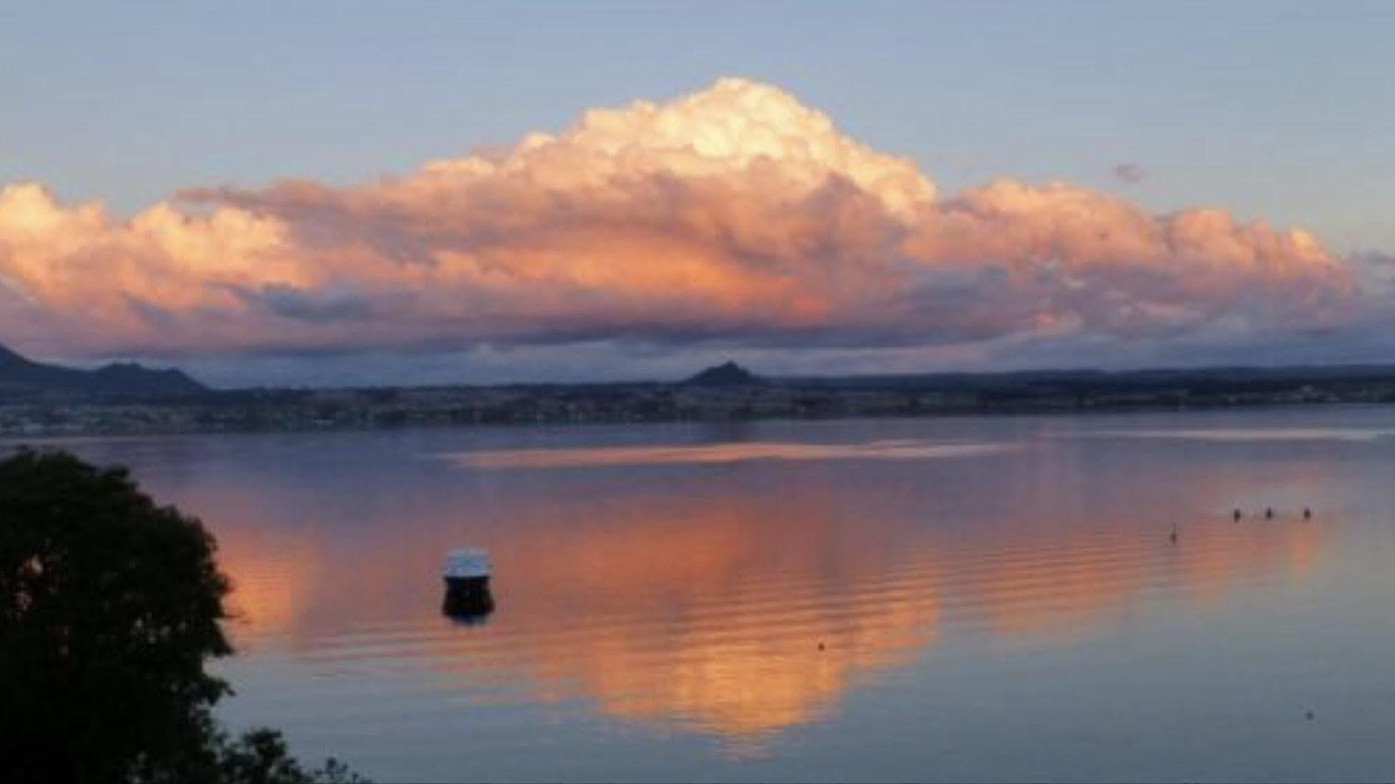 Serenity On Wakeman Lac Lac Taupo Extérieur photo